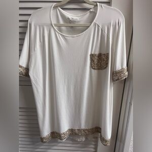 Chic White Top slinky with Gold Sequin Accents
Size XL or 3